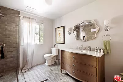 2556 Aberdeen Ave, Los Angeles, CA 90027 - Photo 42