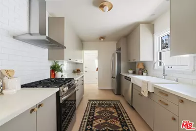 13732 Wyandotte St, Van Nuys, CA 91405 - Photo 14