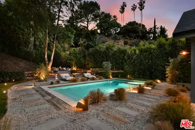 3721 Woodcliff Rd, Sherman Oaks, CA 91403 - Photo 32