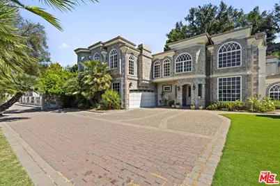 14330 Mulholland Dr, Los Angeles, CA 90077 - Photo 32