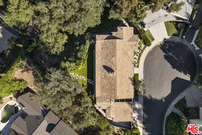 16045 Royal Mount Dr, Encino, CA 91436 - Photo 46