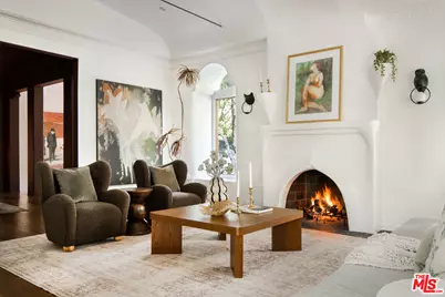 742 N Sycamore Ave, Los Angeles, CA 90038 - Photo 1