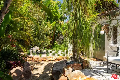 742 N Sycamore Ave, Los Angeles, CA 90038 - Photo 4