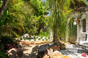 742 N Sycamore Ave, Los Angeles, CA 90038 - Photo 4