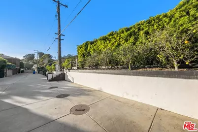27212 Pacific Coast Hwy, Malibu, CA 90265 - Photo 30