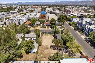 10808 Hartsook St, North Hollywood, CA 91601 - Photo 4