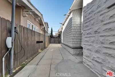 119 S Hobart Blvd, Los Angeles, CA 90004 - Photo 42