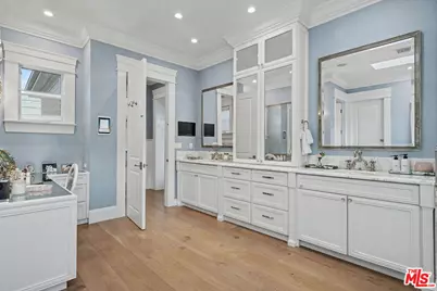 13210 Haney Pl, Los Angeles, CA 90049 - Photo 36