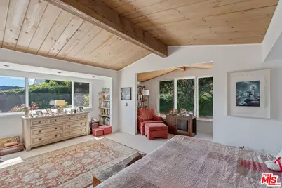 913 Chattanooga Ave, Pacific Palisades, CA 90272 - Photo 16