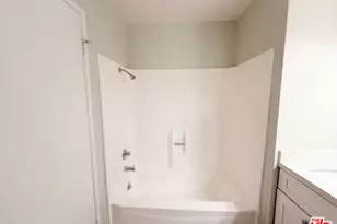 2334 W Chandler Ave, Santa Ana, CA 92704 - Photo 18