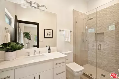 3238 Canyon Lake Dr, Los Angeles, CA 90068 - Photo 22