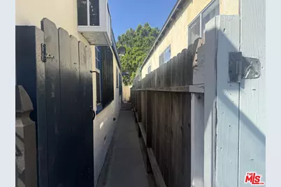 4207 S Centinela Ave, Los Angeles, CA 90066 - Photo 12