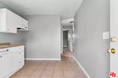 15321 S Frailey Ave, Compton, CA 90221 - Photo 8