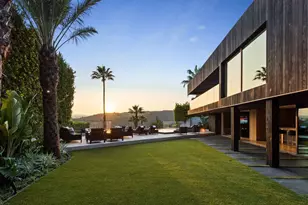 1663 Summitridge Dr, Beverly Hills, CA 90210 - Photo 30