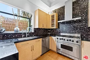 625 Huntley Dr, West Hollywood, CA 90069 - Photo 10