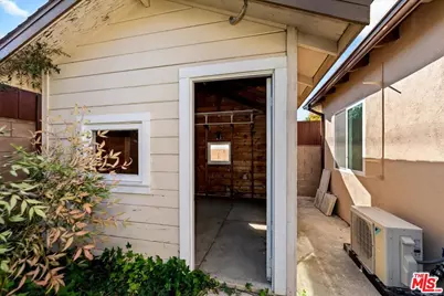 23032 Mobile St, West Hills, CA 91307 - Photo 44