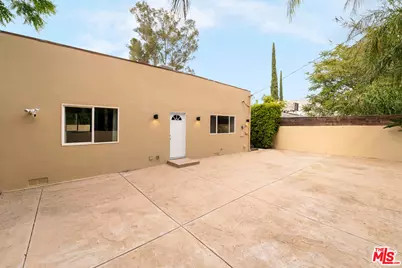 22202 Avenue San Luis, Woodland Hills, CA 91364 - Photo 14