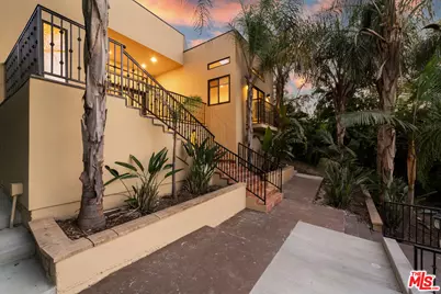 22202 Avenue San Luis, Woodland Hills, CA 91364 - Photo 22