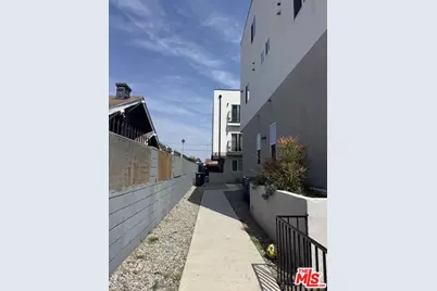 4224 S Western Ave, Los Angeles, CA 90062 - Photo 4