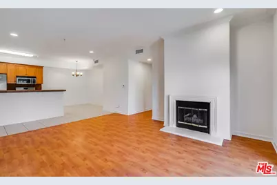 2335 S Bentley Ave, Los Angeles, CA 90064 - Photo 2