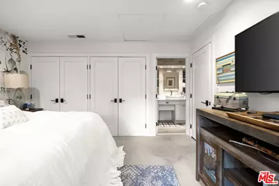 2618 Mandeville Canyon Rd, Los Angeles, CA 90049 - Photo 24