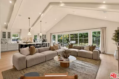 12610 Sarah St, Studio City, CA 91604 - Photo 6