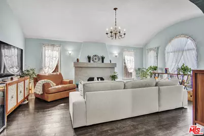 1728 W 81st St, Los Angeles, CA 90047 - Photo 8