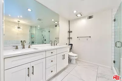 739 Lorraine Blvd #103, Los Angeles, CA 90005 - Photo 30