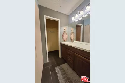 8601 International Ave #210, Canoga Park, CA 91304 - Photo 12