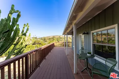 9866 McBroom St, Los Angeles, CA 91040 - Photo 8