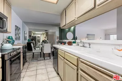 521 Montana Ave #103, Santa Monica, CA 90403 - Photo 16