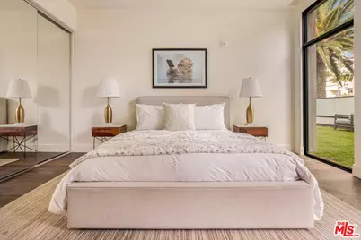 425 N Palm Dr #103, Beverly Hills, CA 90210 - Photo 22