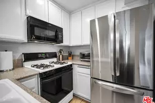 5325 Newcastle Ave, Encino, CA 91316 - Photo 4