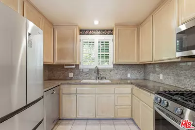 628 26th St, Santa Monica, CA 90402 - Photo 12