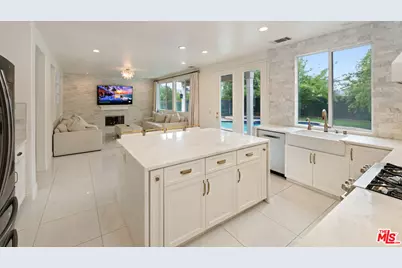26518 Swan Ln, Canyon Country, CA 91387 - Photo 6