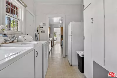 180 S Las Palmas Ave, Los Angeles, CA 90004 - Photo 24