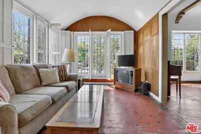 180 S Las Palmas Ave, Los Angeles, CA 90004 - Photo 14