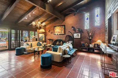 4152 Falling Leaf Dr, Encino, CA 91316 - Photo 2