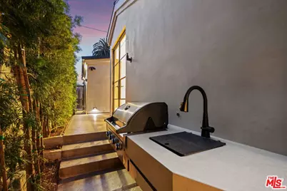 745 Sunset Ave, Venice, CA 90291 - Photo 48