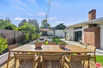 4600 Don Quixote Dr, Los Angeles, CA 90008 - Photo 52