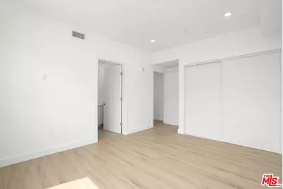 1832 S Barrington Ave #401, Los Angeles, CA 90025 - Photo 16