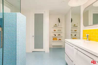 1260 S Beverly Glen Blvd #405, Los Angeles, CA 90024 - Photo 18