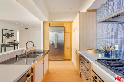 1260 S Beverly Glen Blvd #405, Los Angeles, CA 90024 - Photo 14