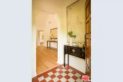 102 N Laurel Ave, Los Angeles, CA 90048 - Photo 4