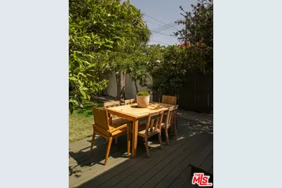 102 N Laurel Ave, Los Angeles, CA 90048 - Photo 24