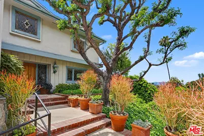 3563 Stone Canyon Ave, Sherman Oaks, CA 91403 - Photo 2