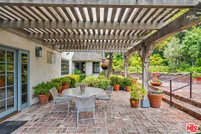3563 Stone Canyon Ave, Sherman Oaks, CA 91403 - Photo 16