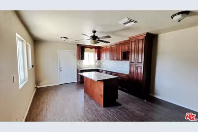 5717 4th Ave, Los Angeles, CA 90043 - Photo 12