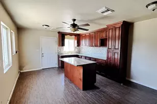 5717 4th Ave, Los Angeles, CA 90043 - Photo 12