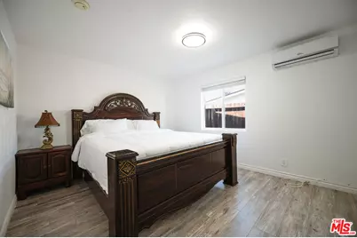 12024 208th St, Lakewood, CA 90715 - Photo 10